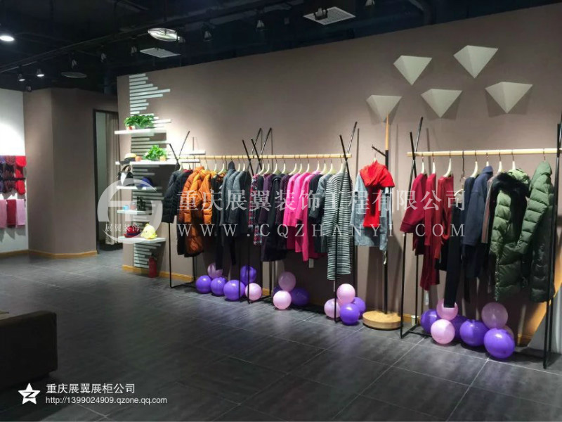 時(shí)代天街B管亦熙專(zhuān)賣(mài)店