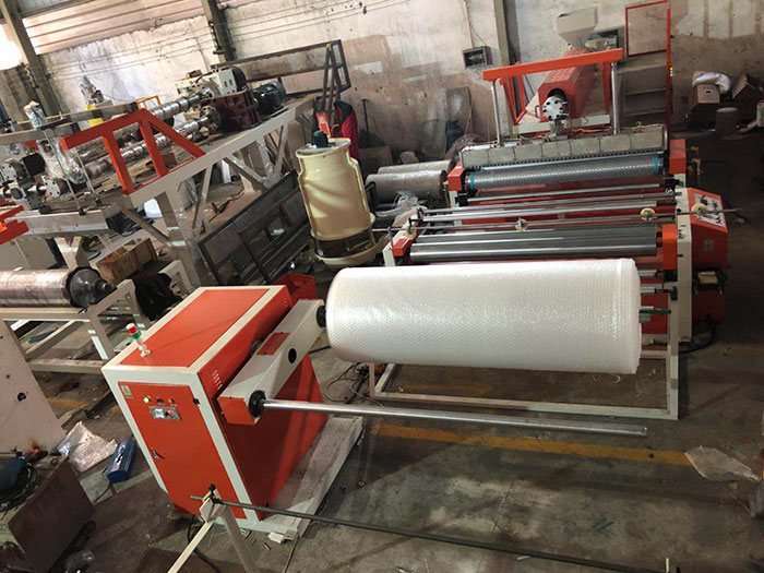 LSPE1500型緩沖復合PE氣泡膜機 全自動高速氣墊膜機 氣泡膜機器09