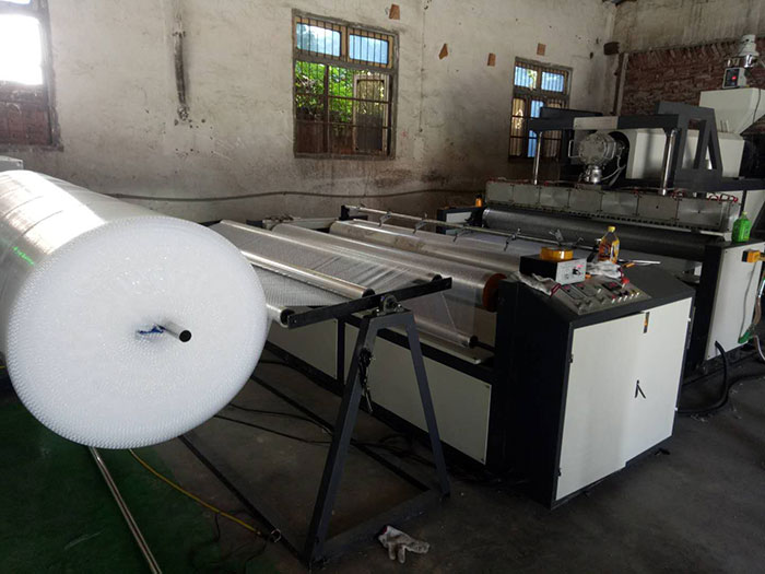 LSPE1600型全自動高速聚乙烯氣泡膜機(氣墊膜機)設備氣泡膜機器03